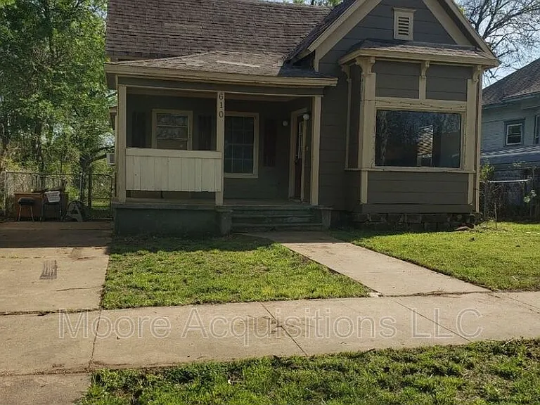 610 W Owings St — Photo 1
