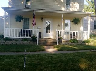 301 S 4th Ave, Dedham, IA 51440