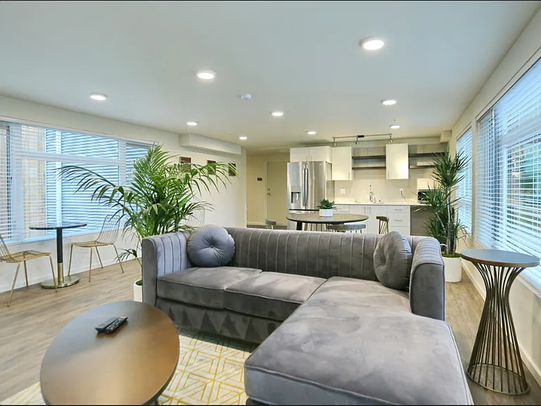 Plaza Apartments — Photo 83