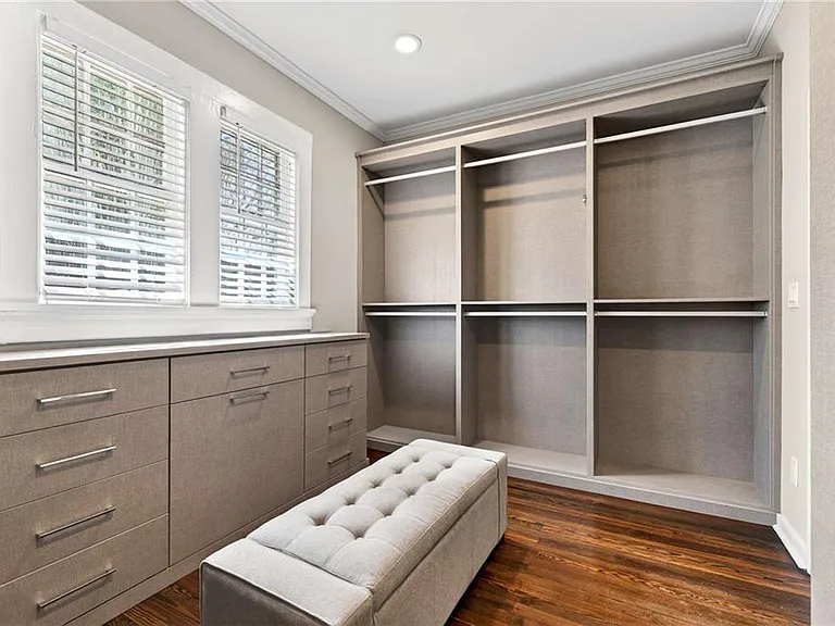 217 Westminster Dr NE — Photo 30