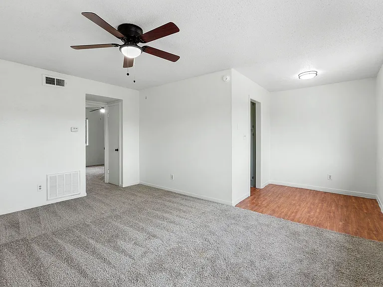 Chestnut Place Apartments — Photo 43
