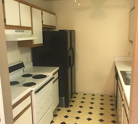 3rd image of 2604 Boone Court #B