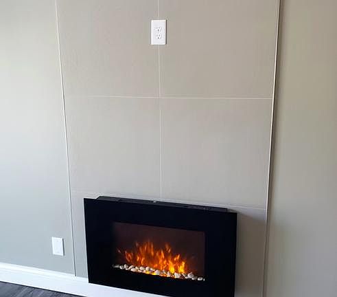 3rd image of 100 W 38th St #19