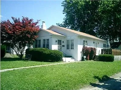 1123 N Denny St photo 1