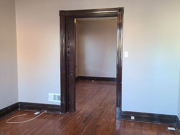 4th image of 3300-02 Keokuk St #3300