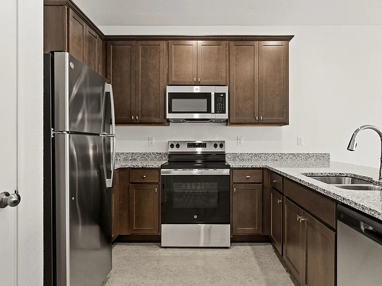 906 Wax Myrtle Ct — Photo 10