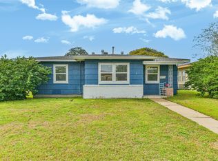 7 Gulf Ln, Galveston, TX 77550