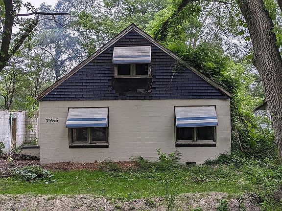 2nd image of 2455 State St