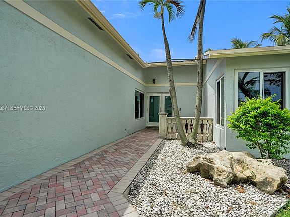 4th image of 3946 NW 1st Dr