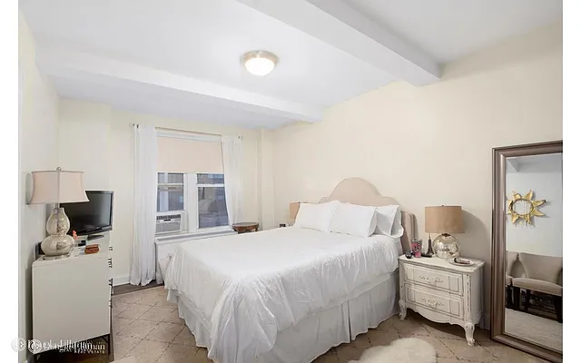 Rented by Douglas Elliman | media 7