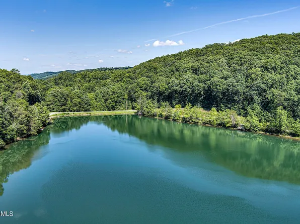 748 Laurel Lake Cir, Madisonville, TN 37354