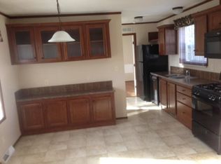 9 Edgewood Dr, Selkirk, NY 12158