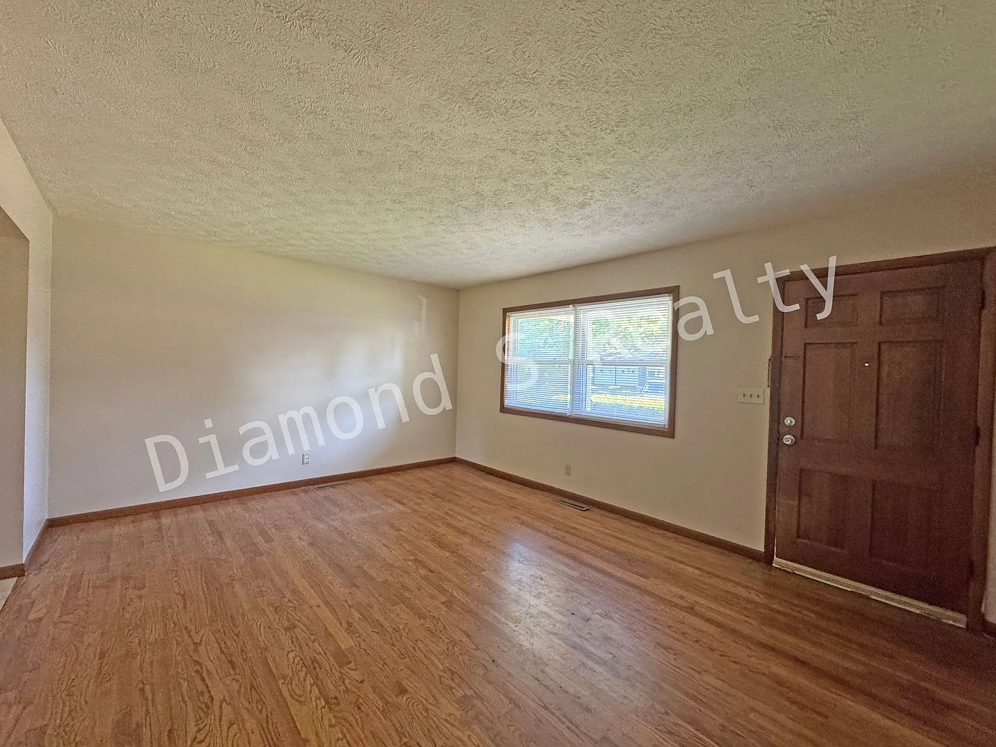 Charming 3 Bedroom Home Available Now — Photo 2