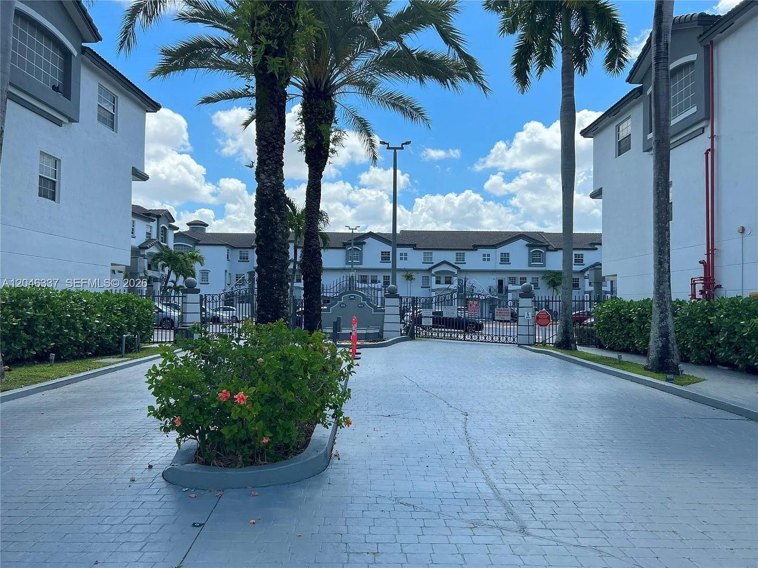 Mystic Place Condo — Photo 2