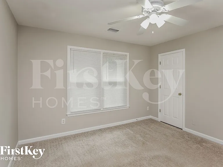 3215 Maple Terrace Dr — Photo 12