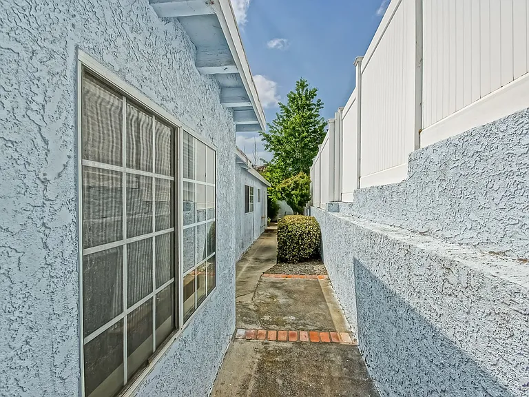 615 N Peck Ave — Photo 34