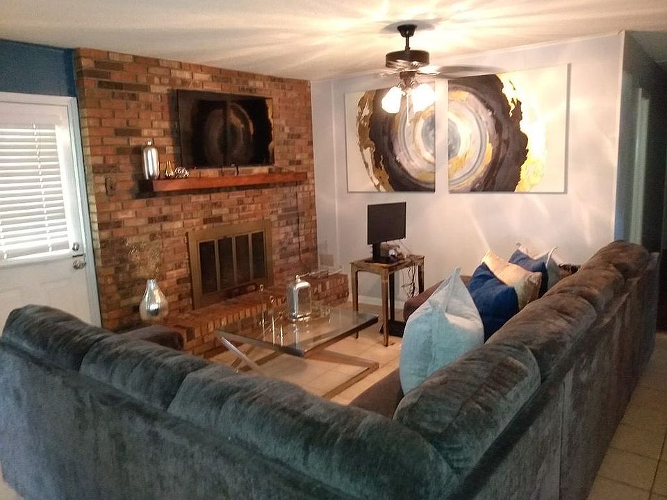 Living area.