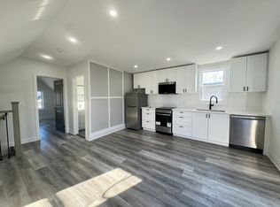143 Avondale St #3, Hamilton, ON L8L 7C1