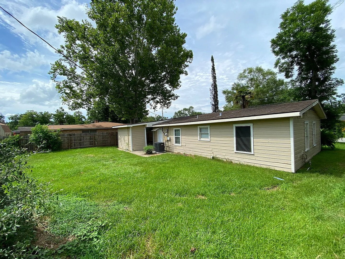 403 Bluebonnet Orange, Tx 77630 — Photo 1