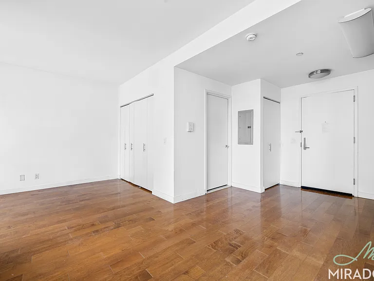 80 Dekalb Ave #18H — Photo 9
