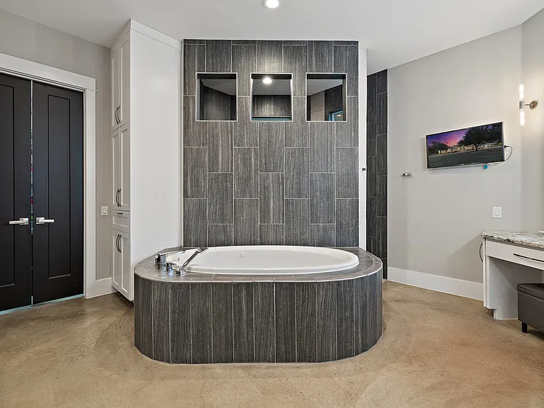 3801 Peak Lookout Dr — Photo 40
