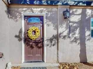 920 Charles Dr NE, Rio Rancho, NM 87144