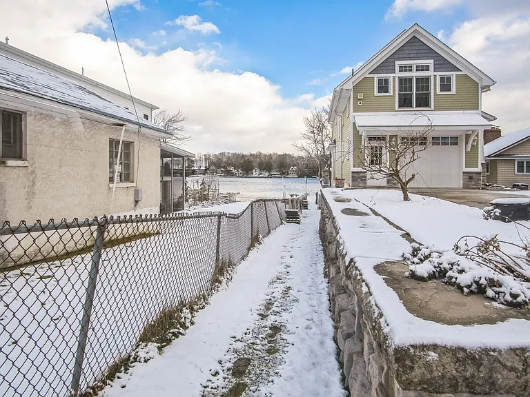 143 Sunset Ave — Photo 28