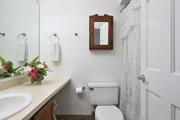 60 Gibson St #103 — Photo 9
