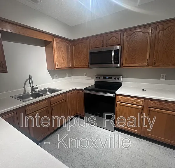 1013 Ashley Michelle Ct — Photo 11
