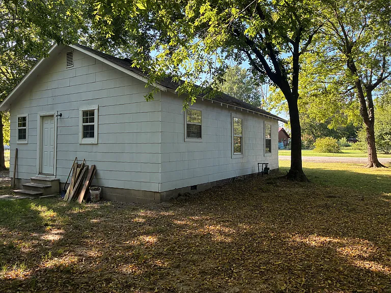 424 E Ash St — Photo 16