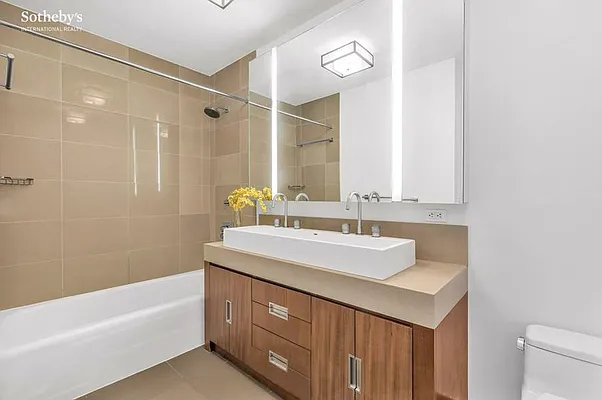 Sold by Sotheby's International Realty | media 23