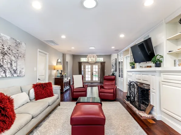 107 Alosta Dr, Camarillo, CA 93010