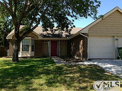 1st image of 402 Kalmia Dr