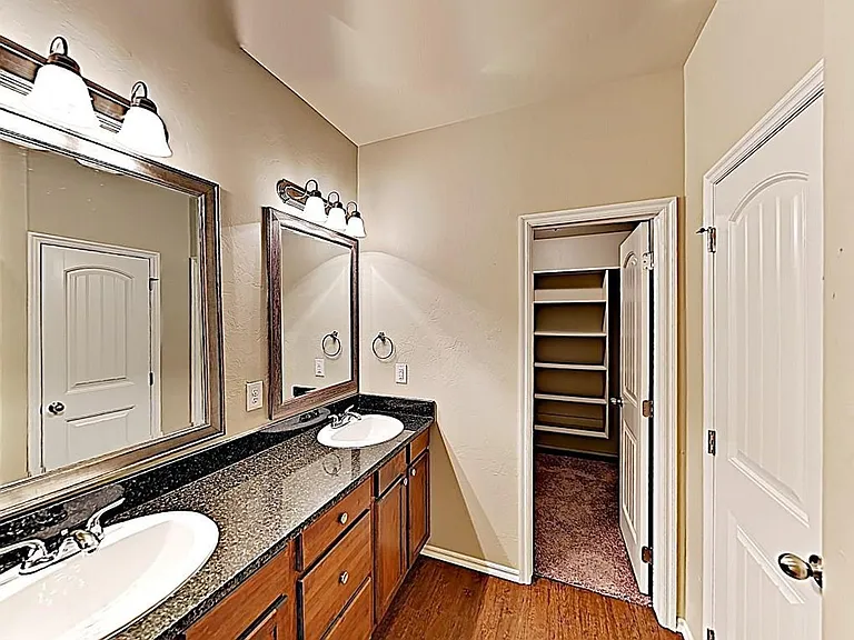 4704 River Mesa Dr — Photo 10