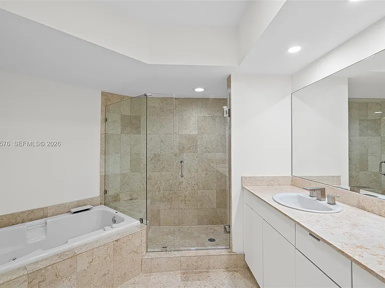 21055 Yacht Club Dr #1903 — Photo 7