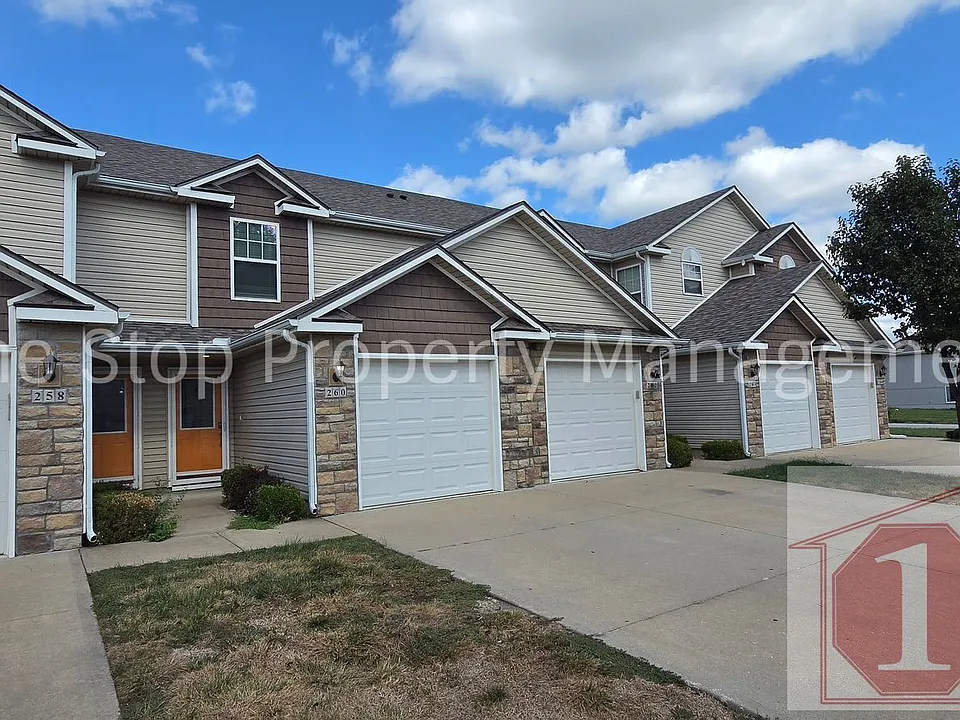 260 Pointe Ln
