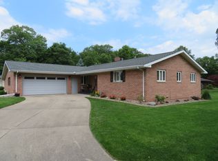 211 Beverly Ave, Morton, IL 61550