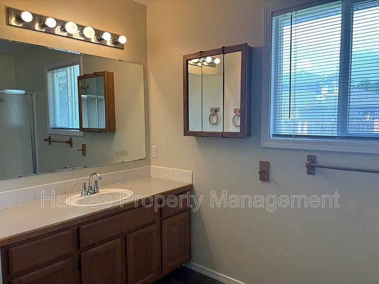 10764 W Goldenrod Ave — Photo 16