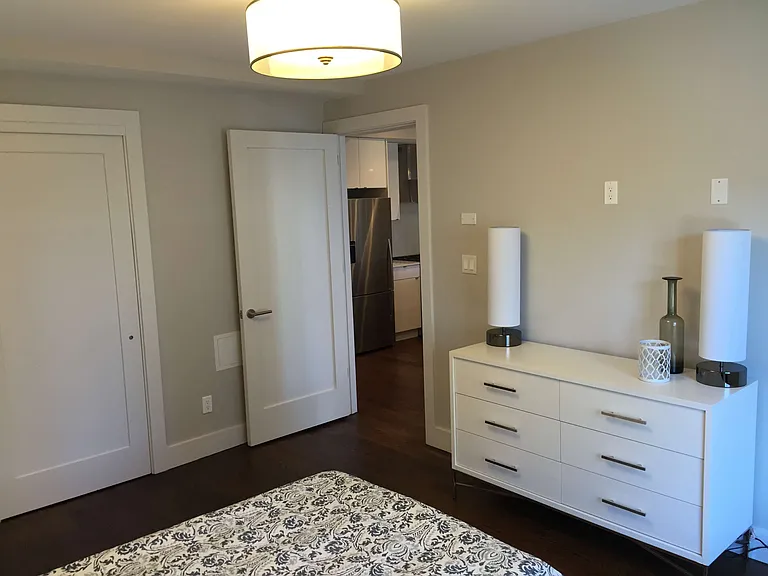 25-13 27th St #6D — Photo 9