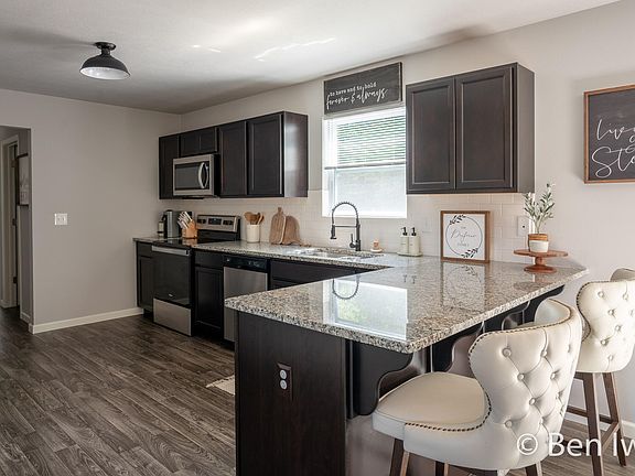 4th image of 370 Wagonwheel Ct NE