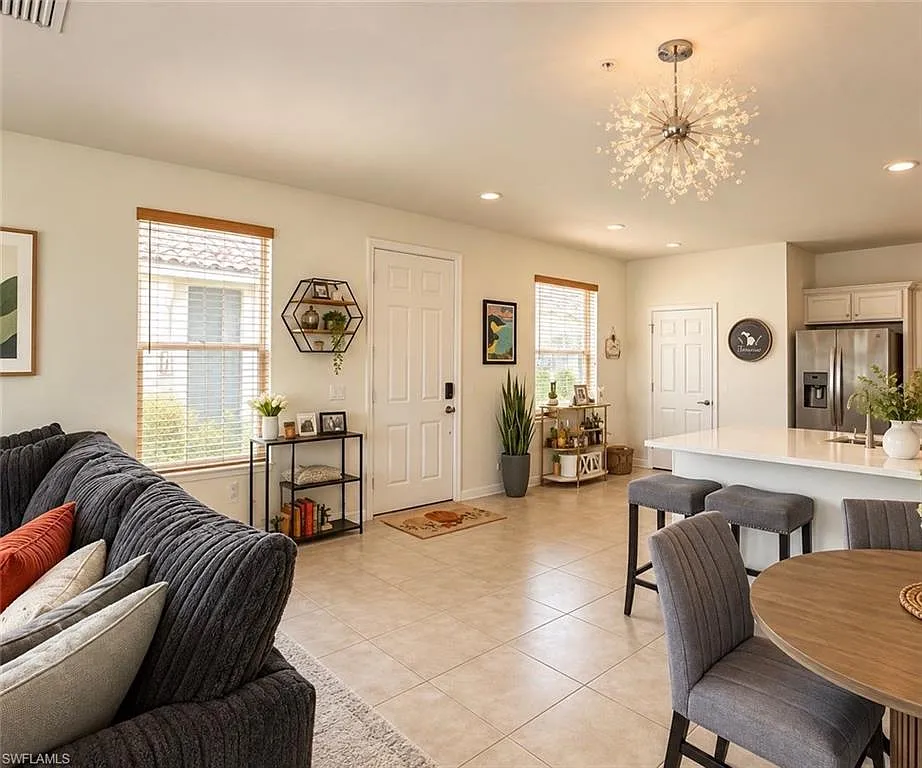 3 bed, 2.5 bath, 1715 sqft, $3,000 — Photo 1
