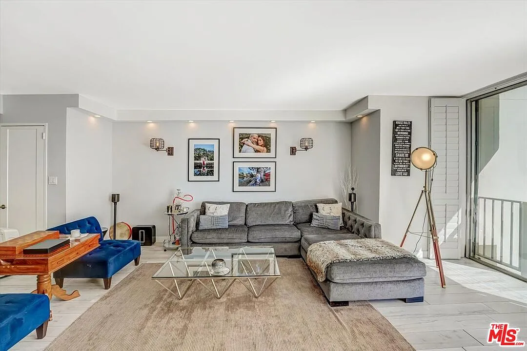 2 bed, 2.5 bath, 1418 sqft, $6,495 — Photo 4