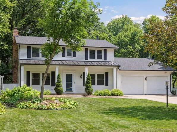 3045 Urbandale Ln N, Plymouth, MN 55447
