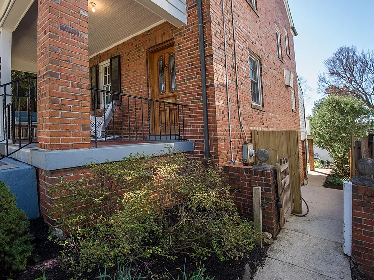 3420 Patterson St NW — Photo 3
