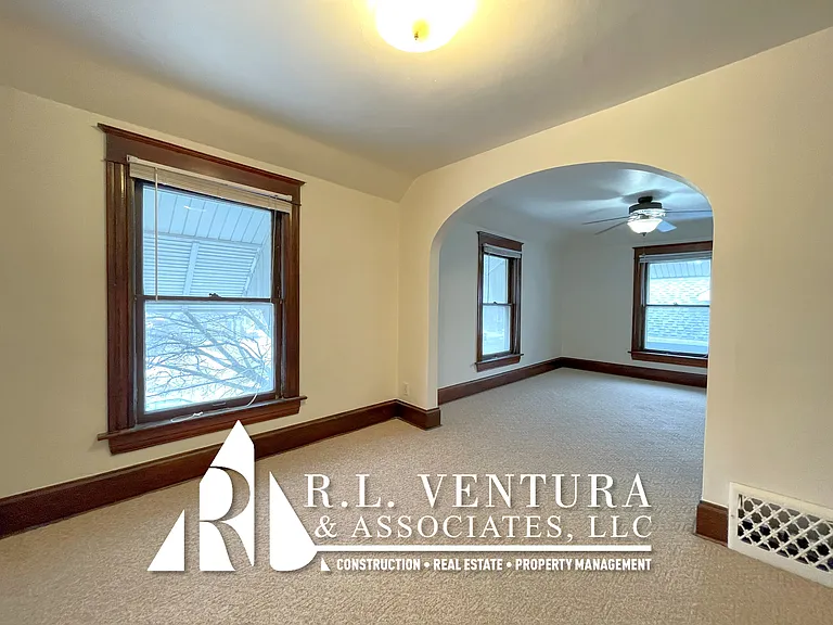413 Blaine Ave — Photo 3