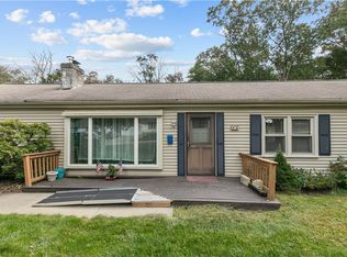 44 Larchmont Rd, Warwick, RI 02886
