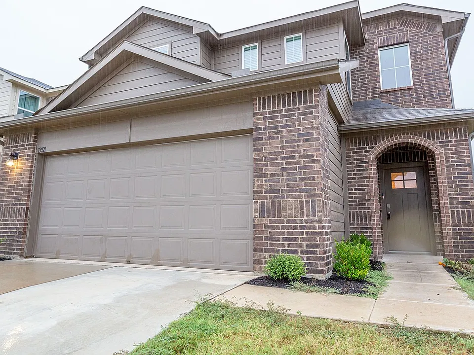 13921 Heywood Dr