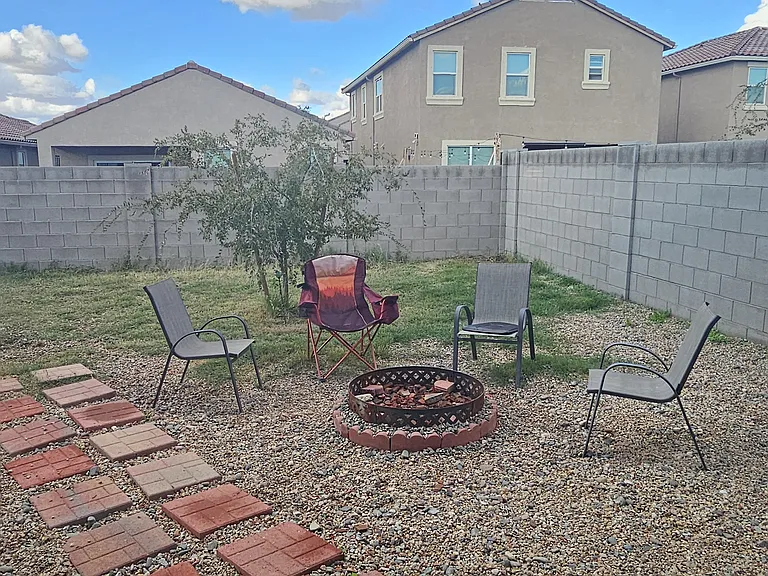35444 W San Alvarez Ave — Photo 2