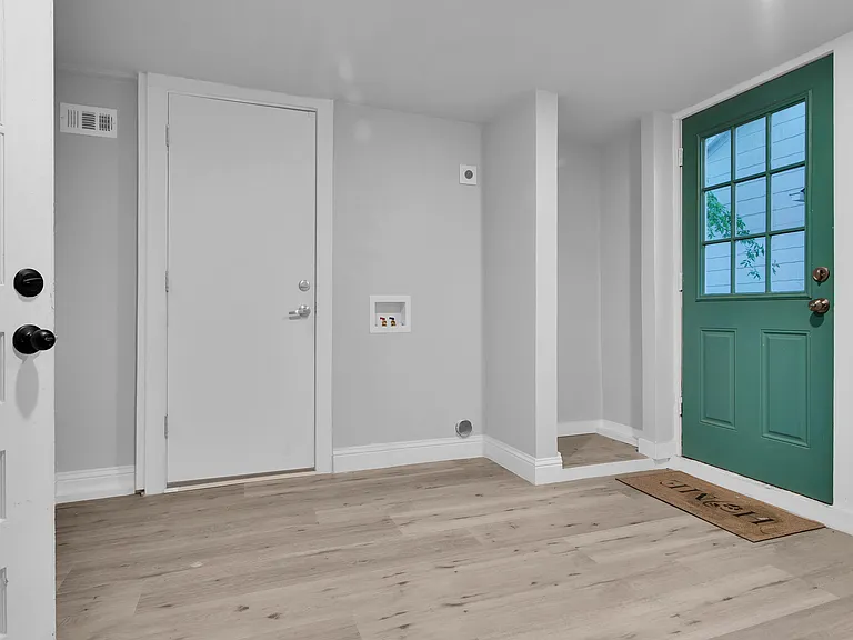 34 W Parnell St — Photo 13
