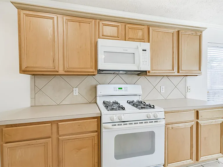 2507 Liza Ct — Photo 15